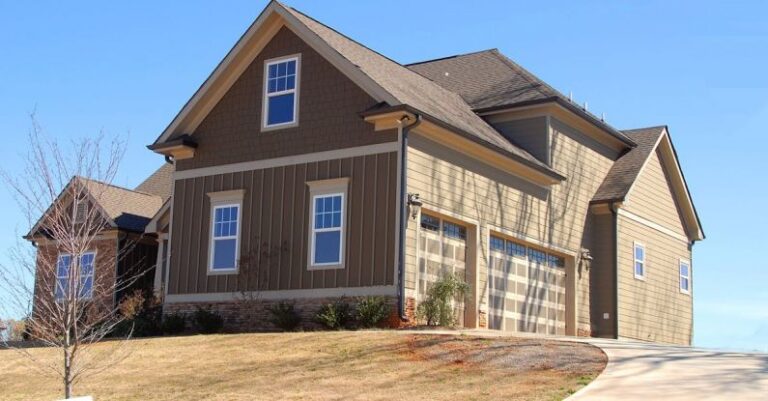 Mortgage - Brown and Beige Wooden House Under Blue Sky